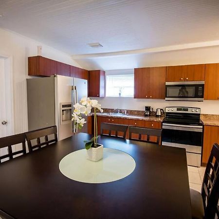 3 Bedroom Miami Home 15 Minutes To The Beach ภายนอก รูปภาพ