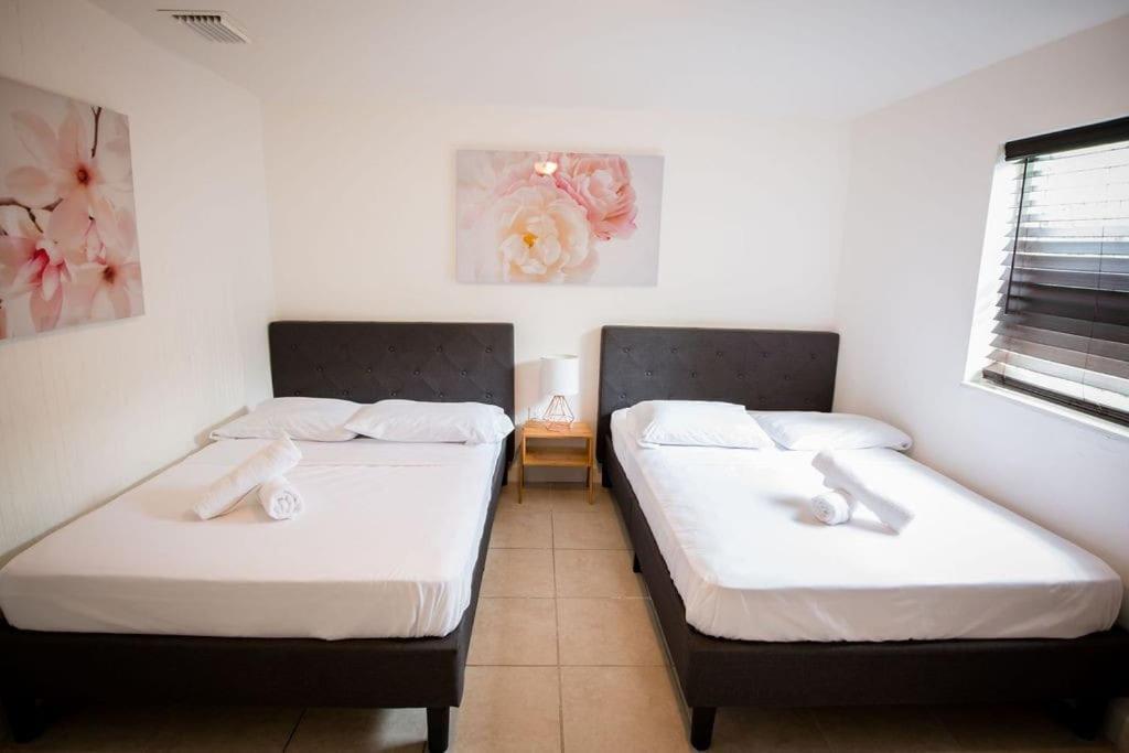 3 Bedroom Miami Home 15 Minutes To The Beach ภายนอก รูปภาพ