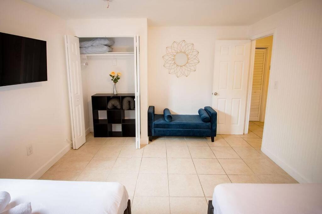 3 Bedroom Miami Home 15 Minutes To The Beach ภายนอก รูปภาพ
