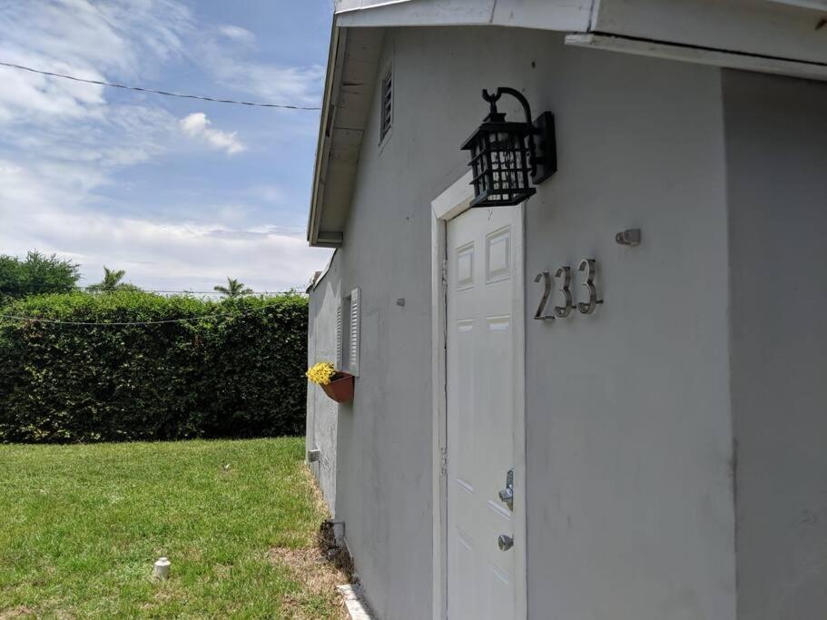 3 Bedroom Miami Home 15 Minutes To The Beach ภายนอก รูปภาพ