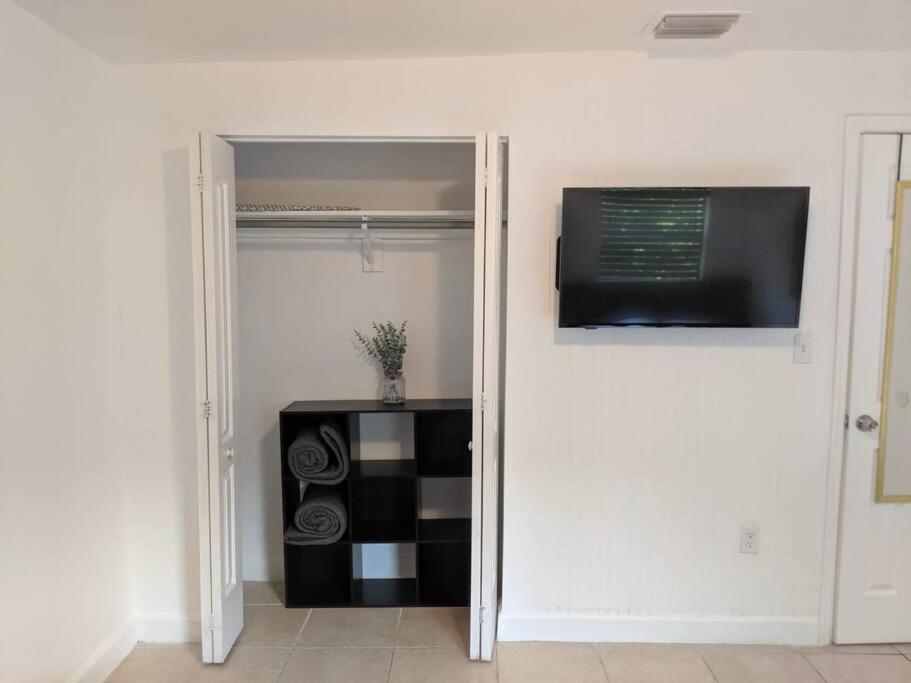 3 Bedroom Miami Home 15 Minutes To The Beach ภายนอก รูปภาพ