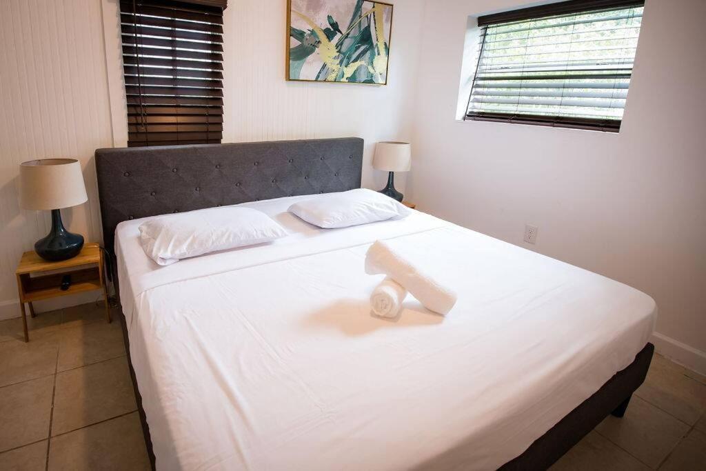 3 Bedroom Miami Home 15 Minutes To The Beach ภายนอก รูปภาพ